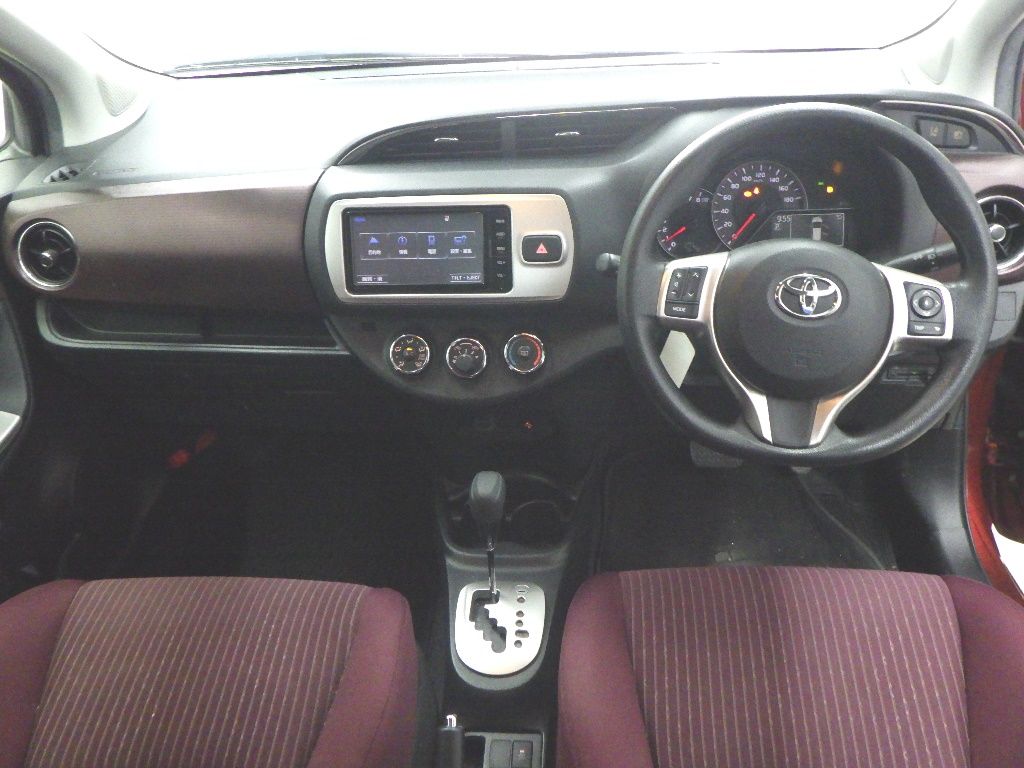 2015 Toyota ヴィッツ 5HB ジュエラスマートストップパッケージ auction photo 3