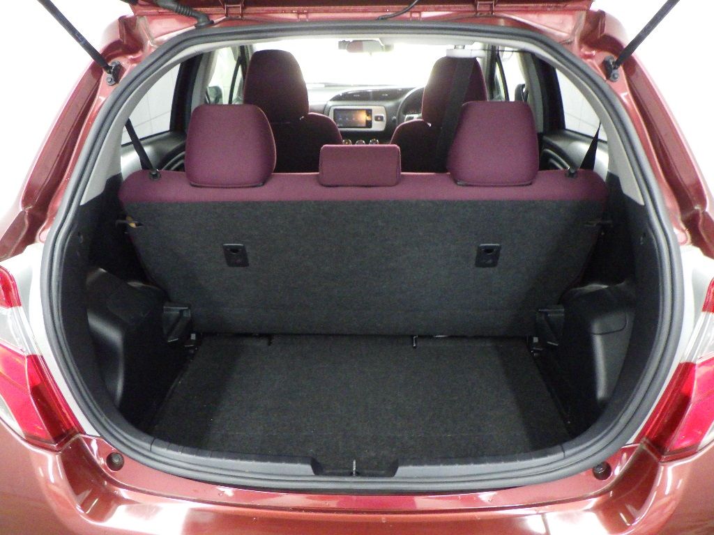 2015 Toyota ヴィッツ 5HB ジュエラスマートストップパッケージ auction photo 11