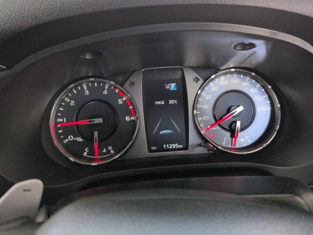 2023 Toyota Hilux Z GRスポーツ 4WD auction photo 3