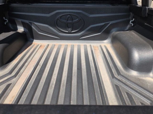 2023 Toyota Hilux Z GRスポーツ 4WD auction photo 6