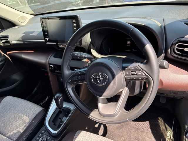 2022 Toyota Yaris Cross Z 4WD auction photo 3