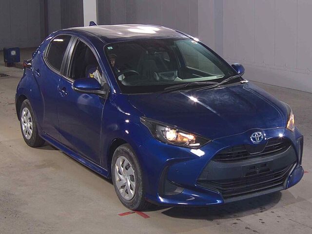 2022 Toyota Yaris Hybrid X Japan auction vehicle
