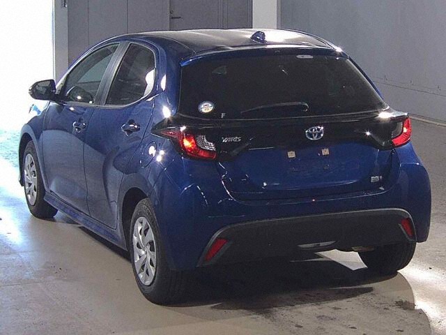 2022 Toyota Yaris Hybrid X auction photo 2