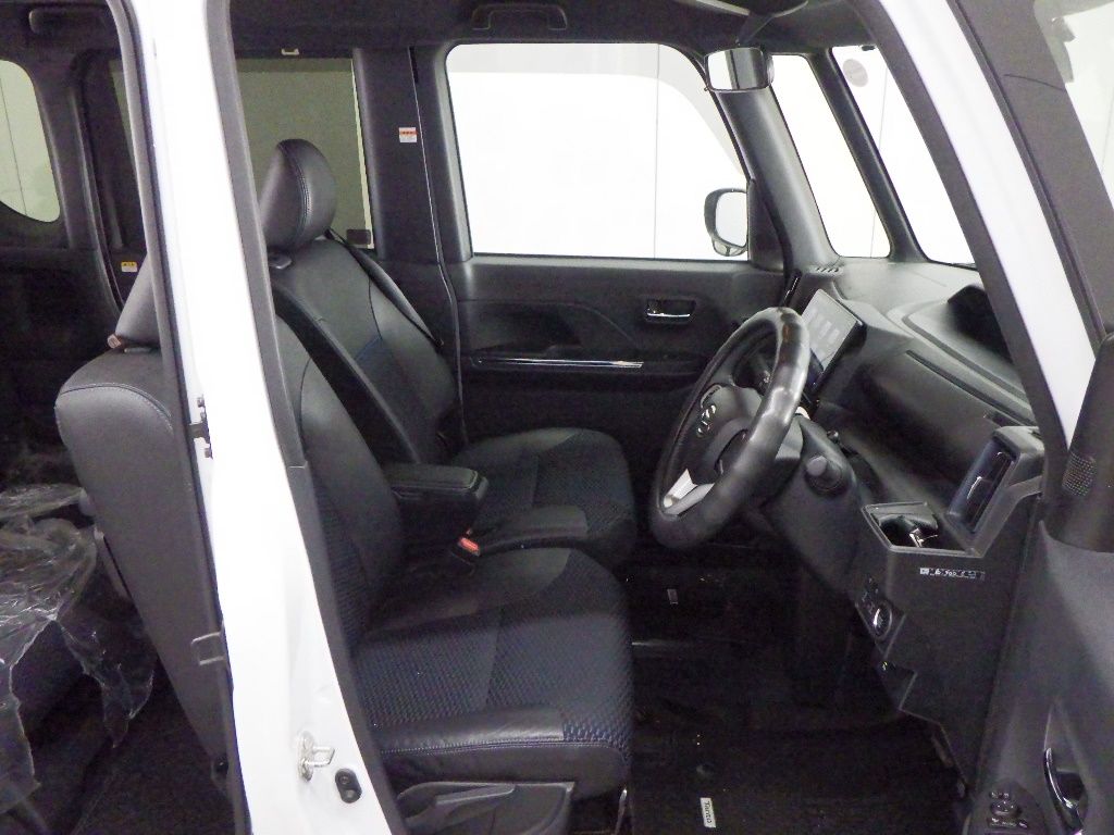 2023 Daihatsu Tanto Custom RS auction photo 6