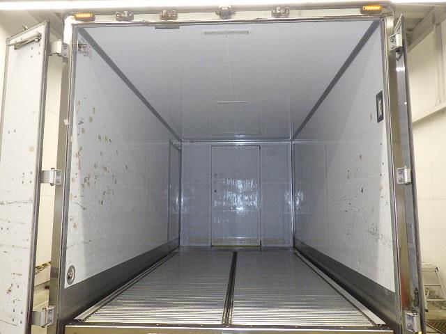 2020 Isuzu Elf Van auction photo 4