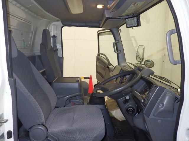 2020 Isuzu Elf Van auction photo 6