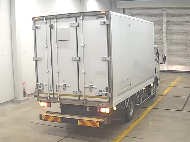 2020 Isuzu Elf Van auction photo 2