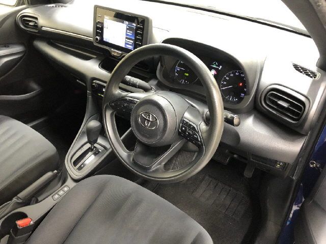 2021 Toyota Yaris HV X auction photo 6