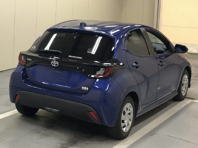 2021 Toyota Yaris HV X auction photo 4
