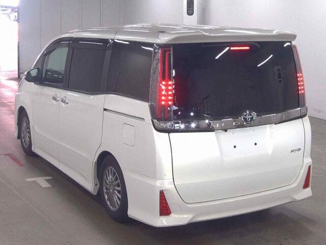 2019 Toyota Noah SI WXB 2 auction photo 2