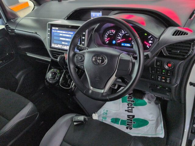 2019 Toyota Noah SI WXB 2 auction photo 3