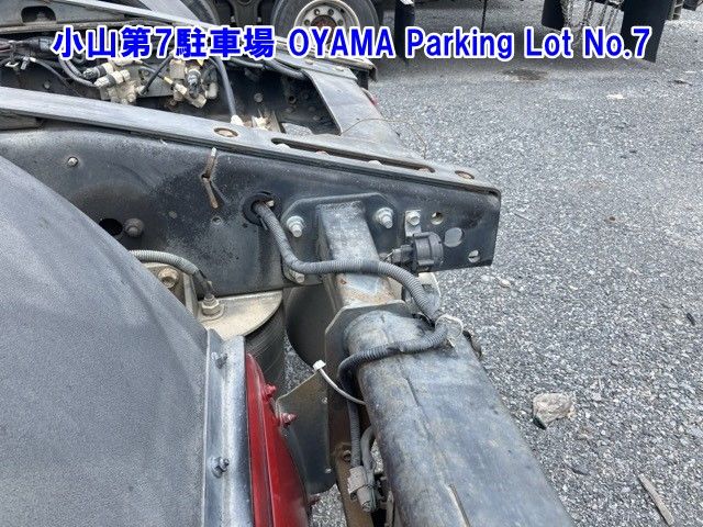 2010 Isuzu Giga トラクター auction photo 7