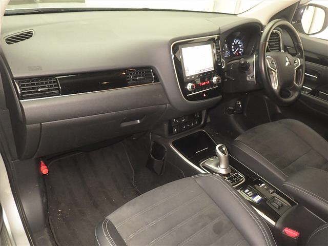 2021 Mitsubishi Outlander PHEV G Plus Package auction photo 4