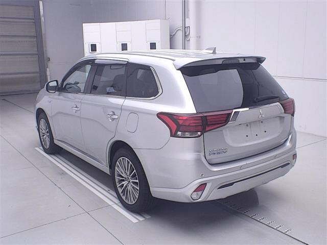 2021 Mitsubishi Outlander PHEV G Plus Package auction photo 2