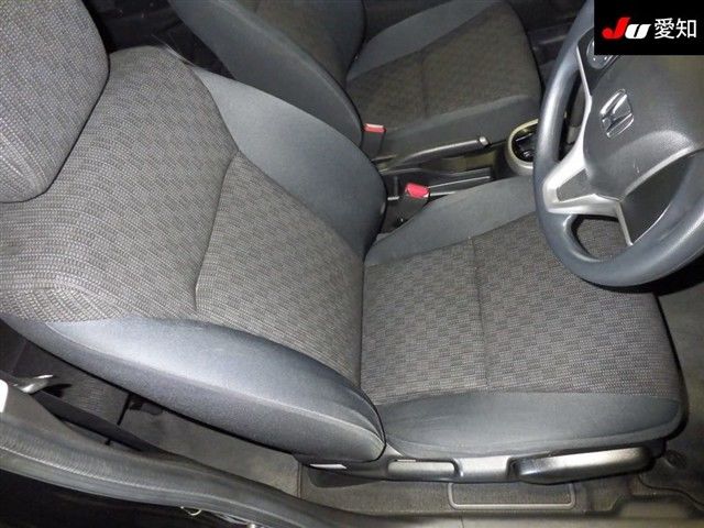 2016 Honda Fit 13G Fパッケージ auction photo 6
