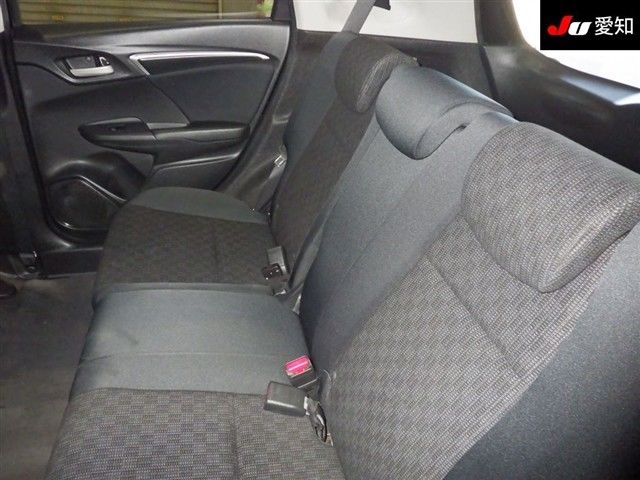 2016 Honda Fit 13G Fパッケージ auction photo 4