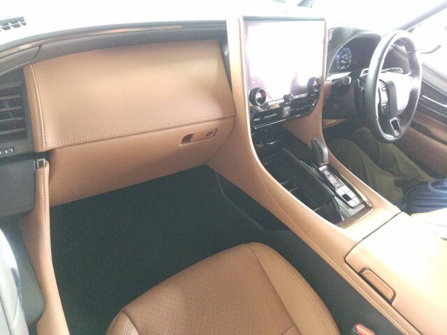2024 Toyota Vellfire Z Premier auction photo 3