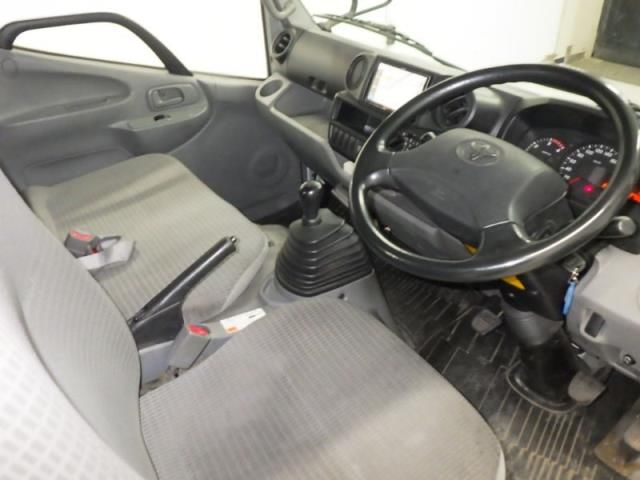 2015 Toyota Dyna フルジャストロー auction photo 3