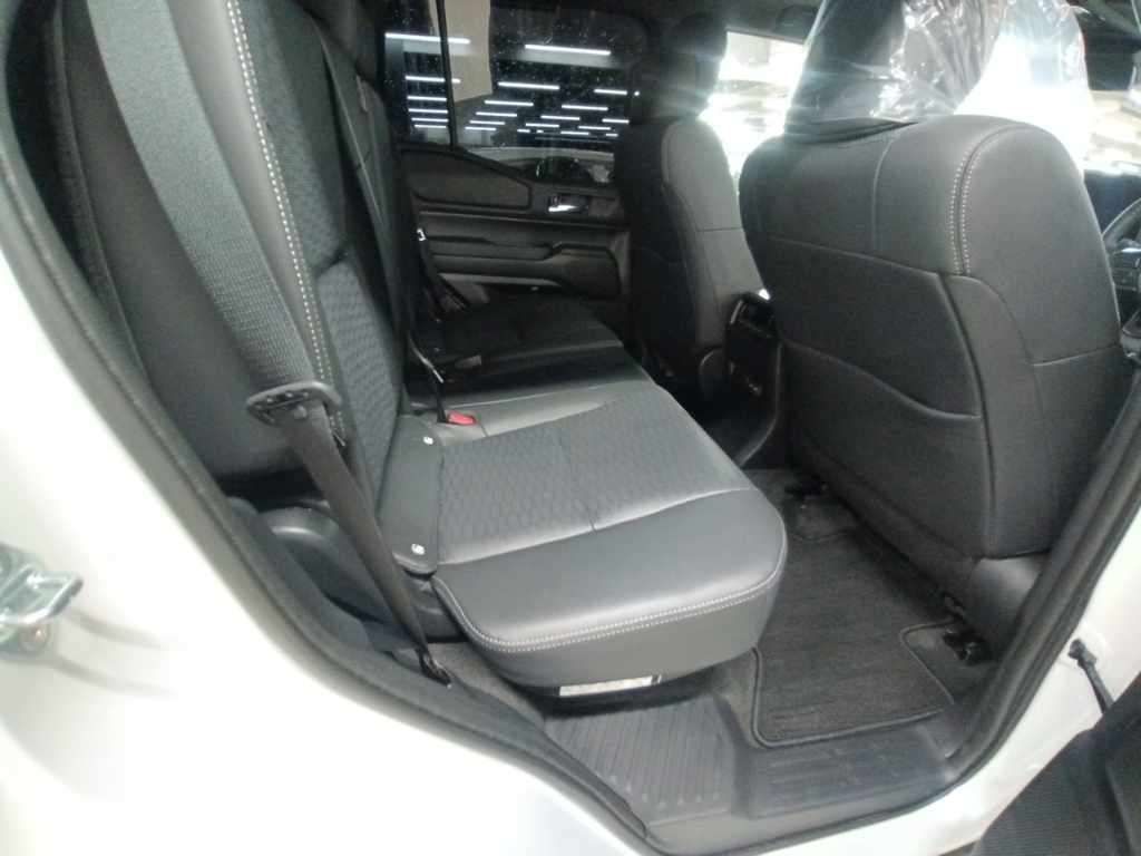 2025 Toyota Land Cruiser 250 VX 4WD auction photo 12
