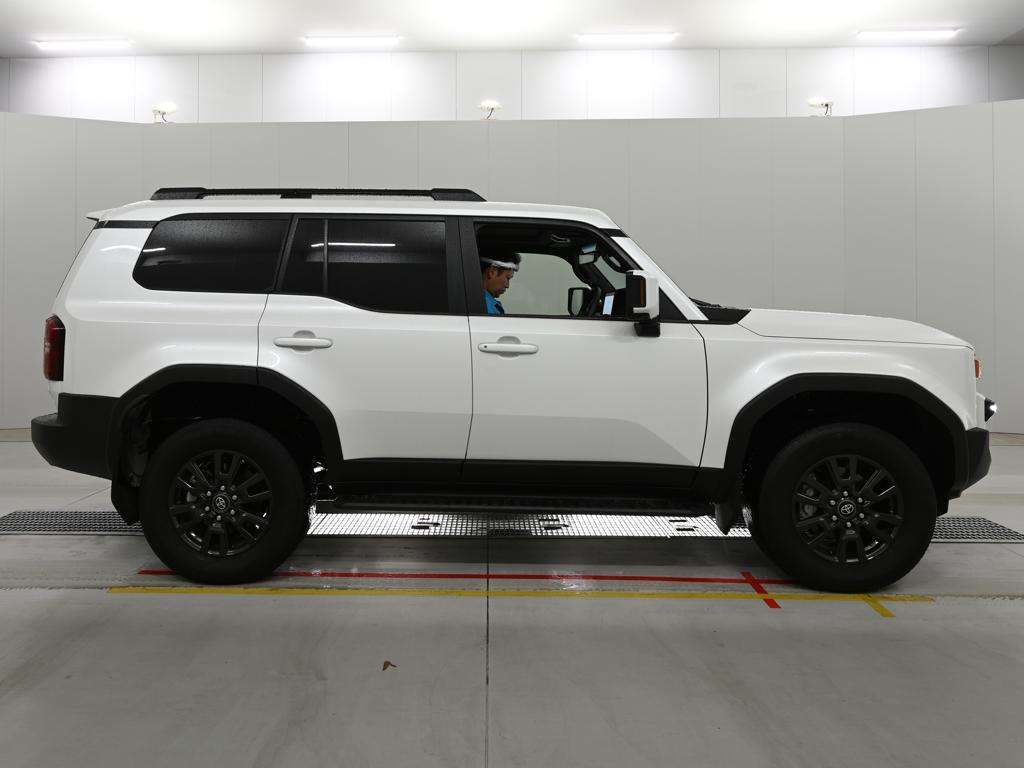 2025 Toyota Land Cruiser 250 VX 4WD auction photo 3