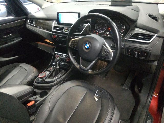 2017 BMW 2 Series 218D Gran Tour Rag auction photo 3