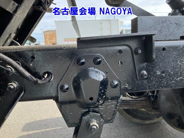 2012 Isuzu Elf dump auction photo 16