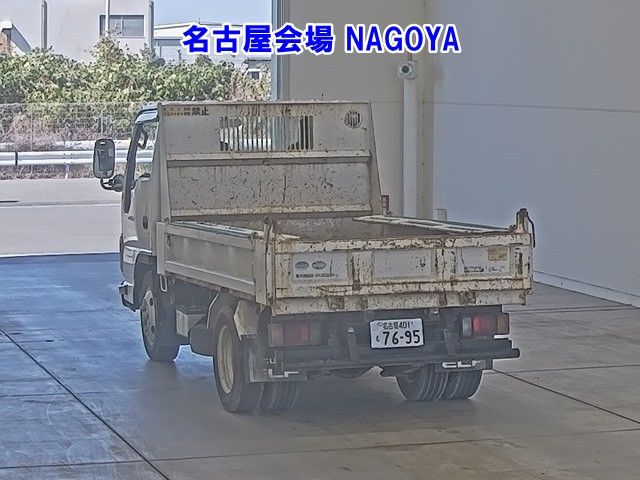 2012 Isuzu Elf dump auction photo 2