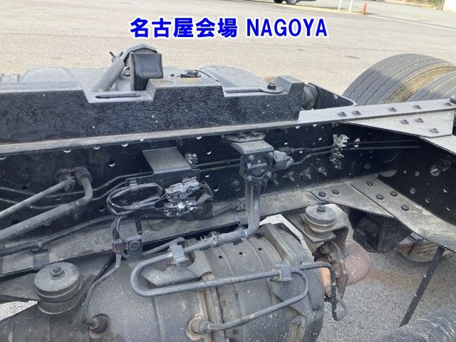 2012 Isuzu Elf dump auction photo 18