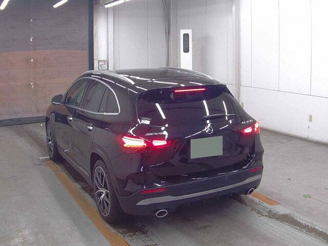 2024 Mercedes-Benz GLA-Class GLA35 4マチック 4WD auction photo 2