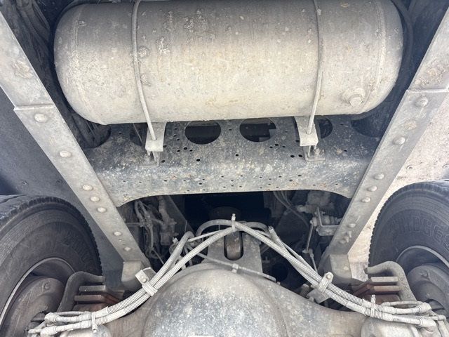 2013 Isuzu Giga dump auction photo 13
