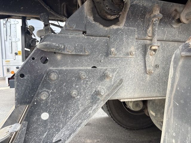 2013 Isuzu Giga dump auction photo 14