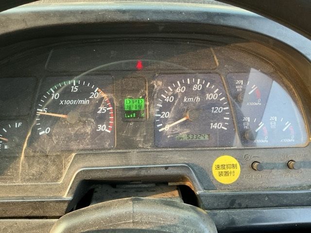 2013 Isuzu Giga dump auction photo 6