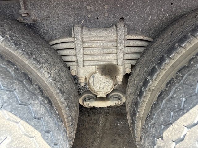 2013 Isuzu Giga dump auction photo 8