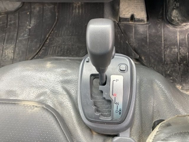 2018 Isuzu Elf dump auction photo 11
