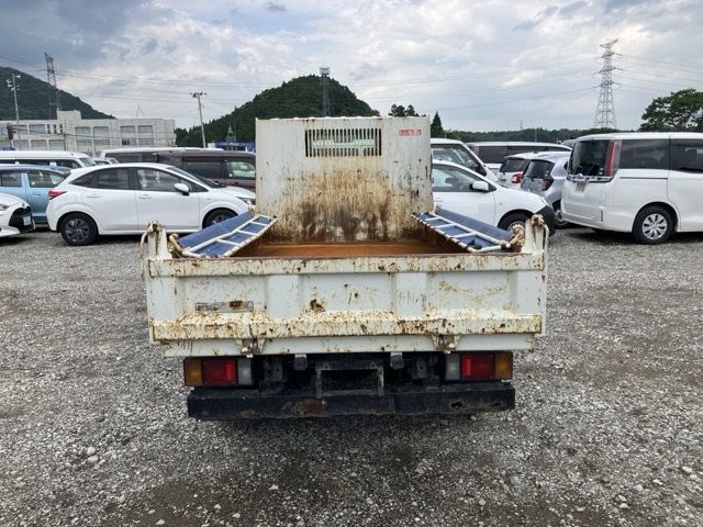 2018 Isuzu Elf dump auction photo 3