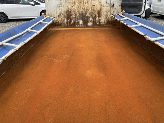 2018 Isuzu Elf dump auction photo 9