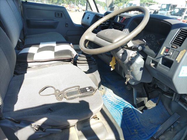1996 Toyota Dyna セキサイ auction photo 3