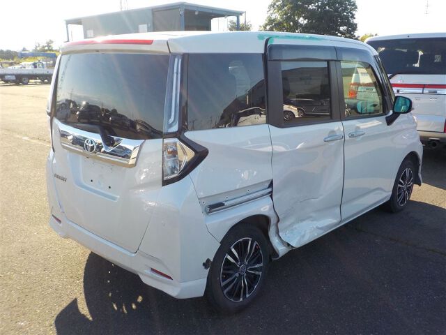2023 Toyota Roomy auction photo 5