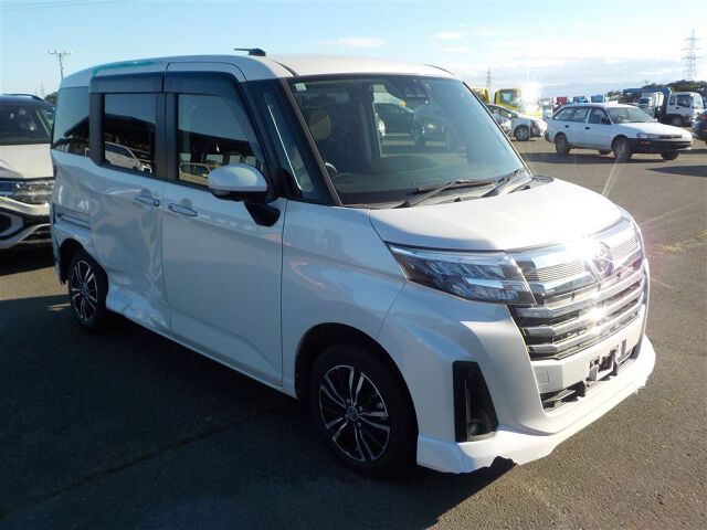 2023 Toyota Roomy Japan auction vehicle