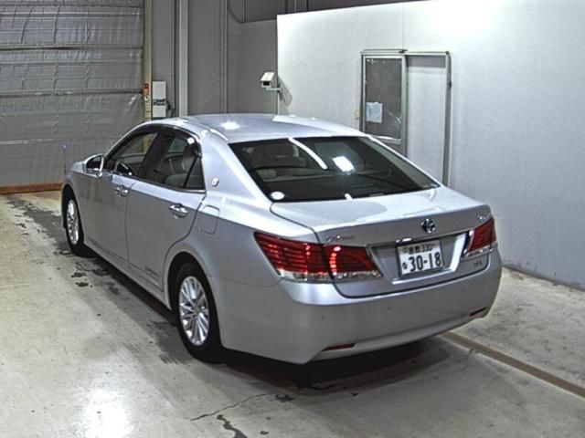 2016 Toyota Crown ロイヤルサルーン auction photo 2