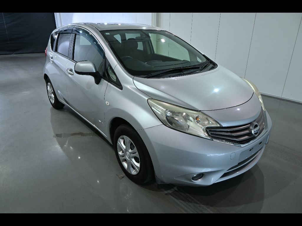 2013 Nissan ノート HB X DIG-S Japan auction vehicle