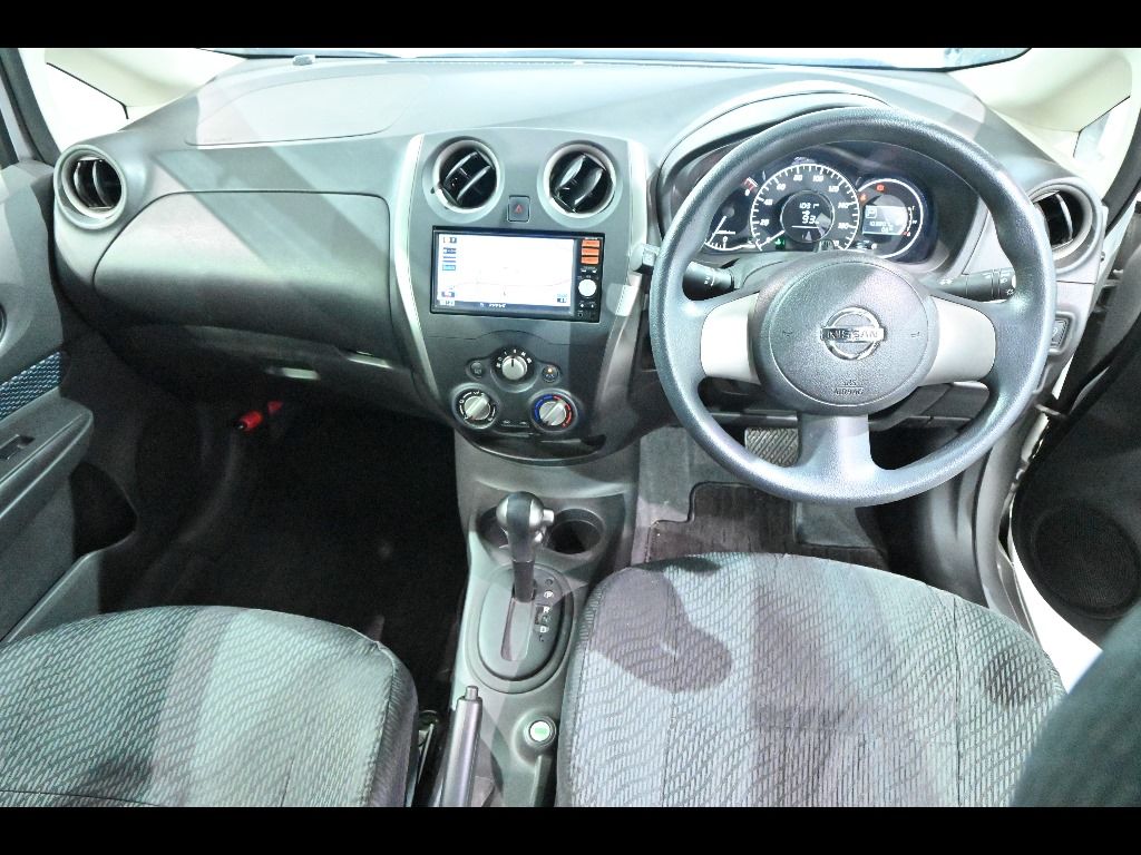 2013 Nissan ノート HB X DIG-S auction photo 3