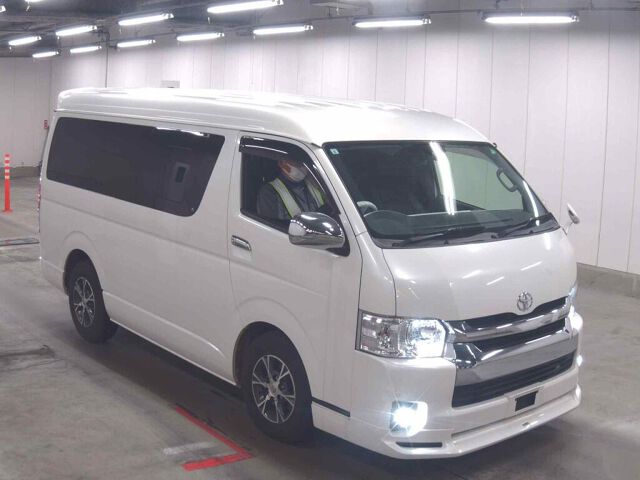 2017 Toyota Hiace GL 4WD Japan auction vehicle