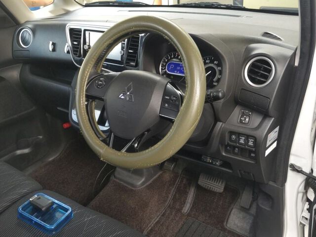 2018 Mitsubishi eK Space Custom T auction photo 3