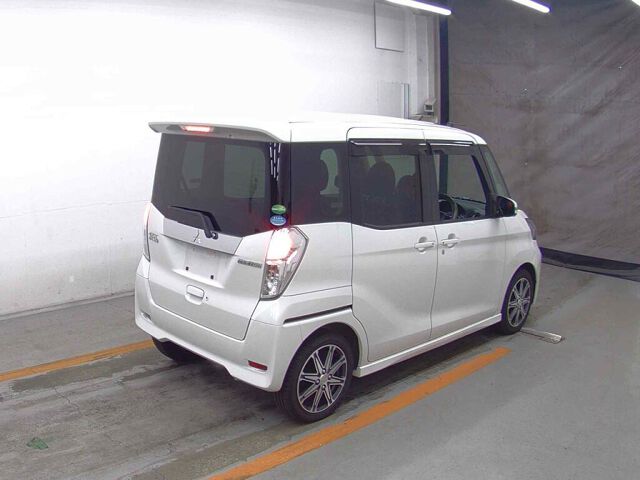 2018 Mitsubishi eK Space Custom T auction photo 5