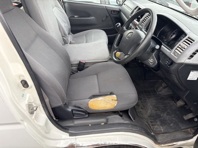 2006 Toyota Hiace DX auction photo 8