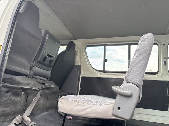 2006 Toyota Hiace DX auction photo 10