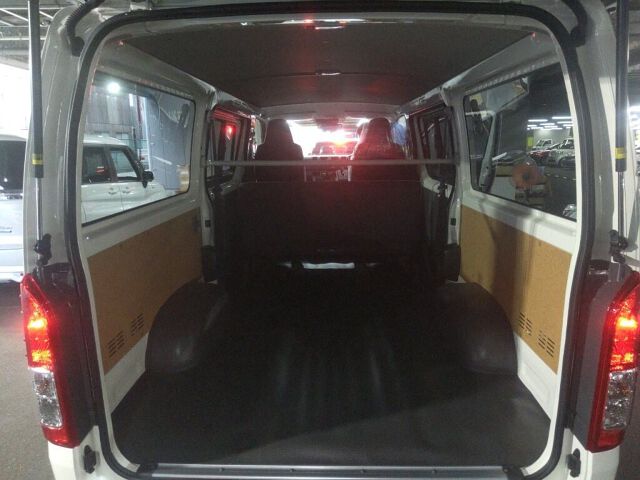 2026 Toyota Hiace ロングDX GLパッケ 4WD auction photo 6