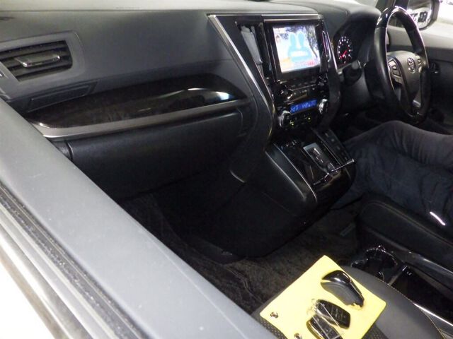 2021 Toyota Alphard 2.5Sタイプゴルド 4WD auction photo 3