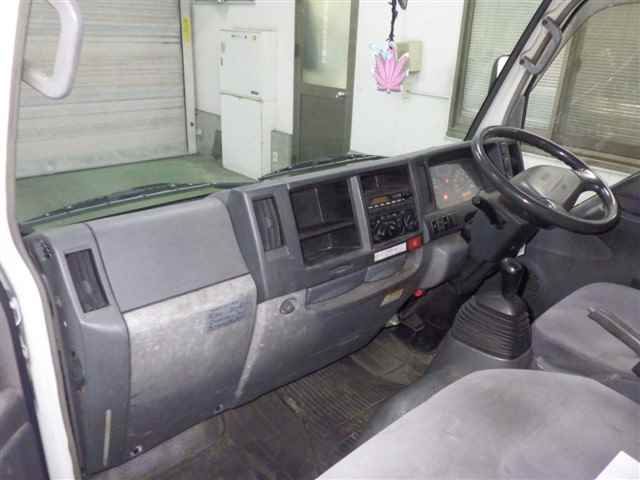 2010 Isuzu Elf auction photo 3
